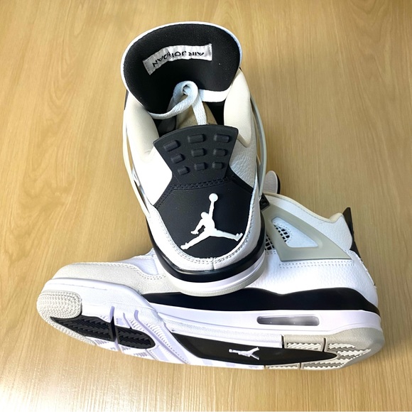 Women's Sneakers Shoes -Jordan 4 Retro Military Black - Picture 6 of 6